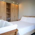 R-home Acicastello אצ'י קסטלו